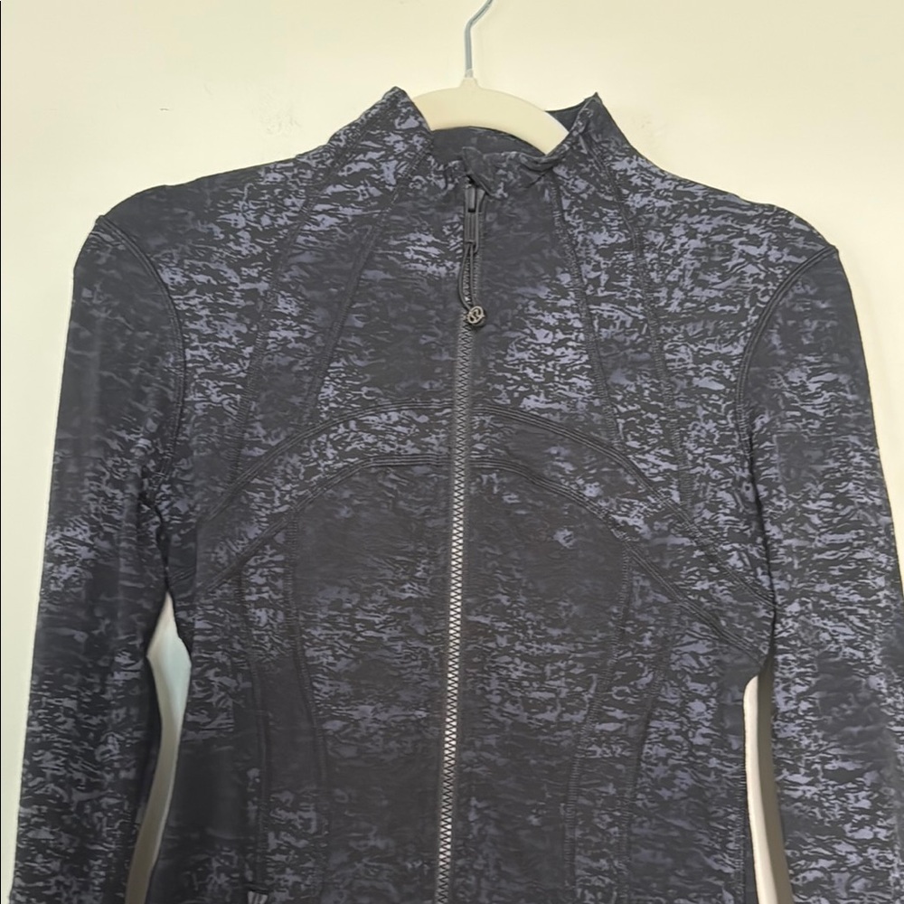 NWOT Lululemon heathered grey and‎ black define jacket